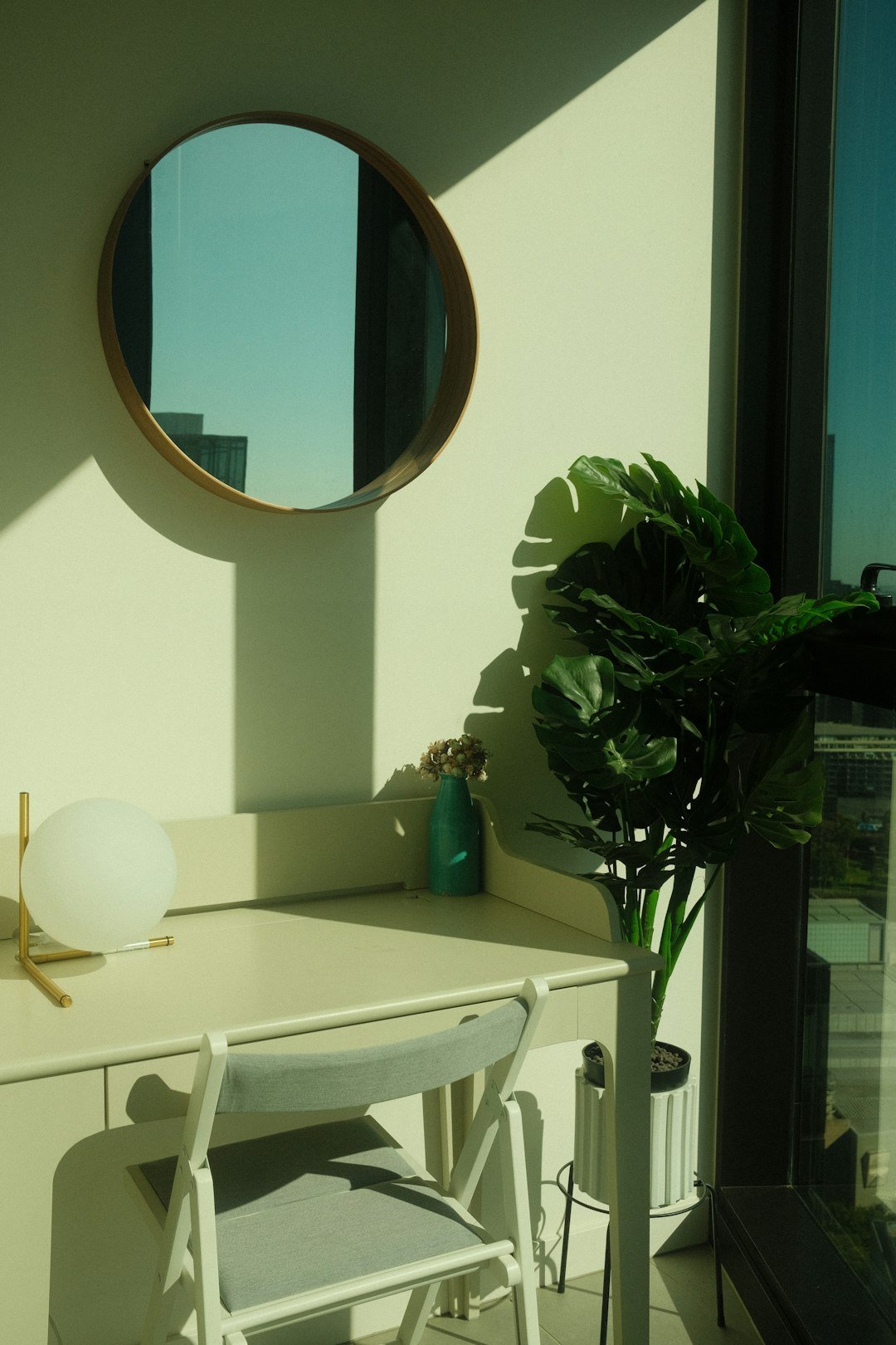 Large mirror opening up a small room