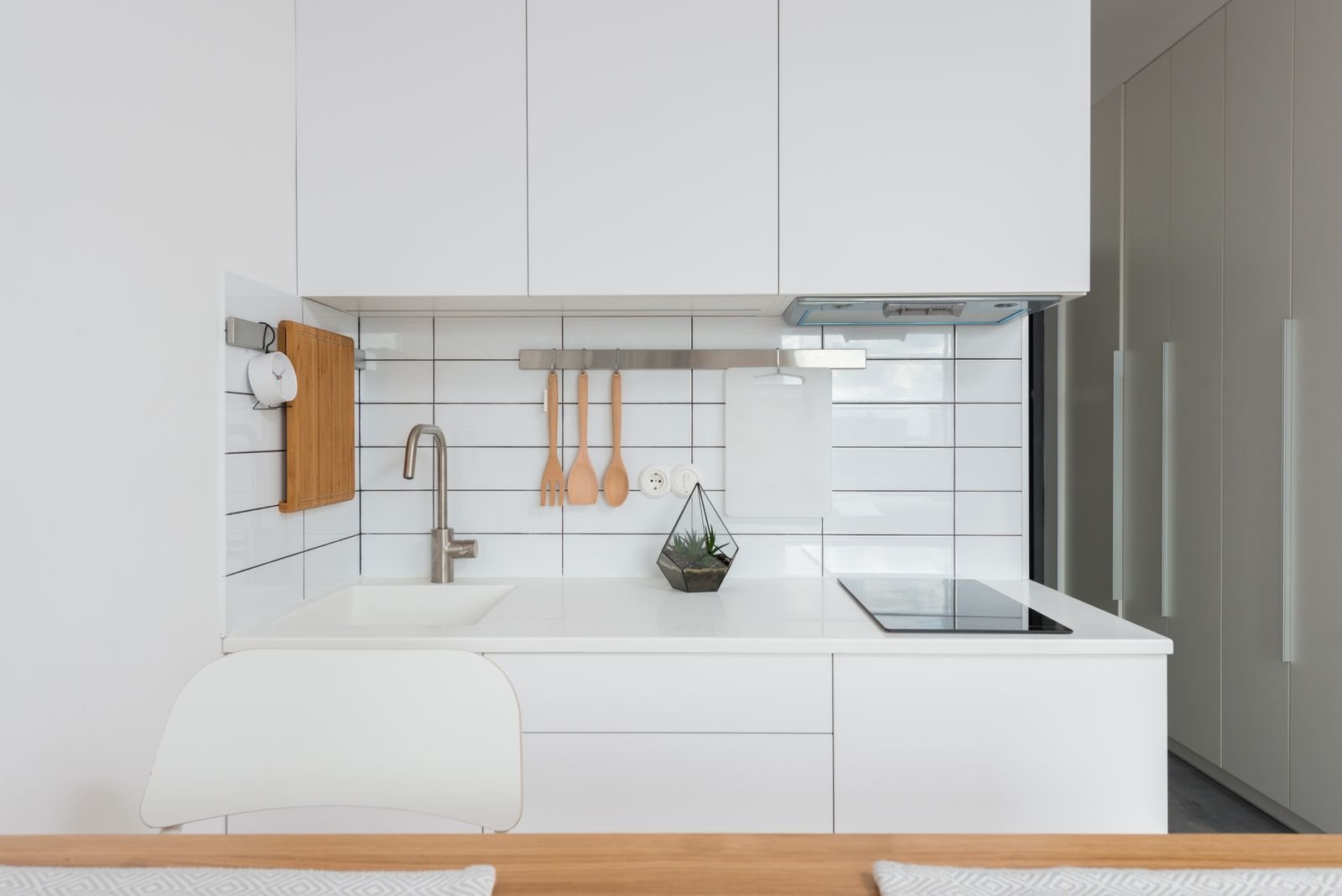 Clear uncluttered kitchen counter ready for the day — cozy small kitchen breakfast ideas